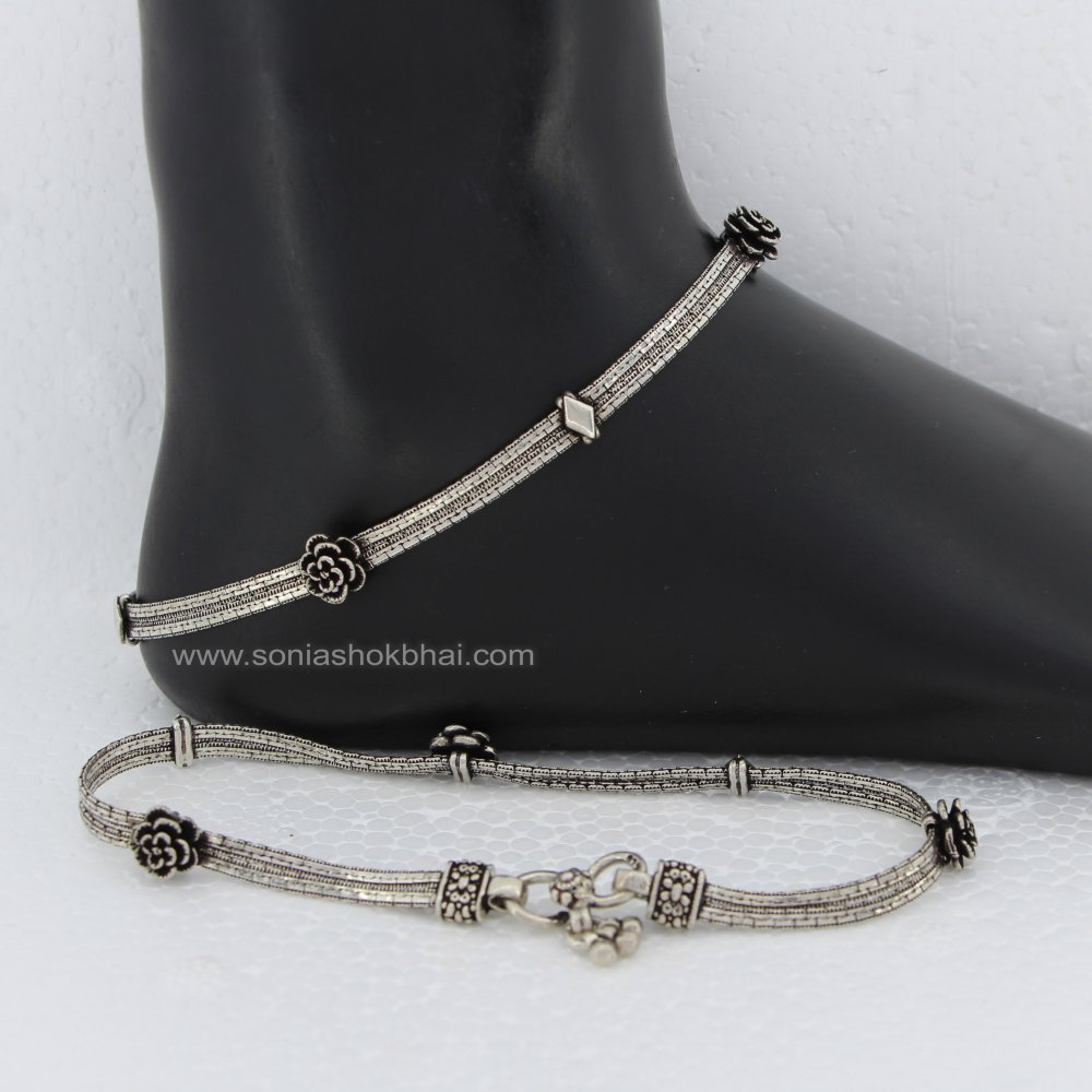 Three Flower Anklet