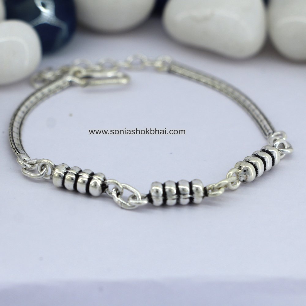 Three Round Piece With Chain Bracelet 