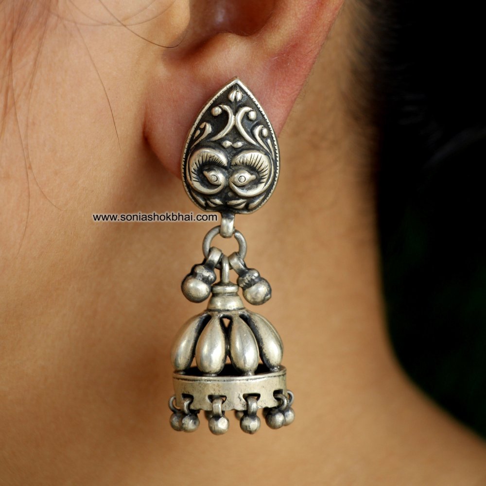 Antique Peacock Design with Zoomer Earring.