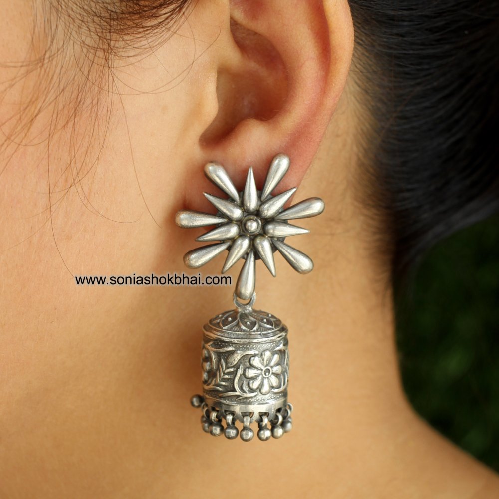 Star With Antique Touch Zoomer Earring 