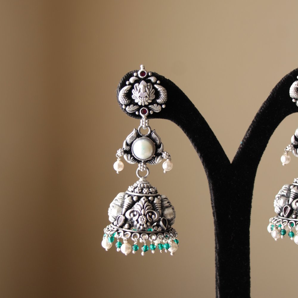 green zumkha with pearl